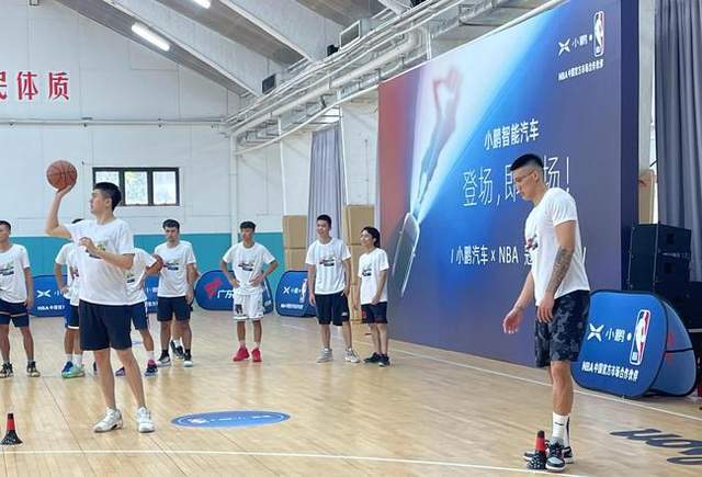 王哲林 CBA三消息：广东续约曾繁日、王哲林完成注册、吴昌泽恐赛季报销