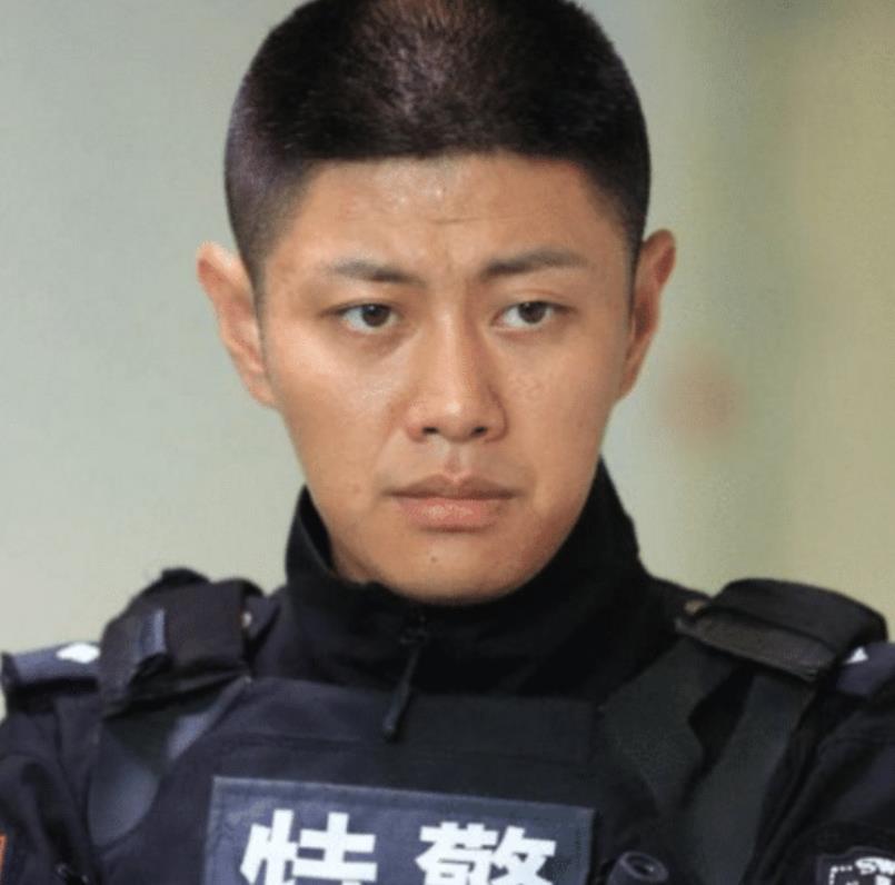 赵荀特种兵角色也在大家的心目当中留下了好的印象,在赵荀事业最火的