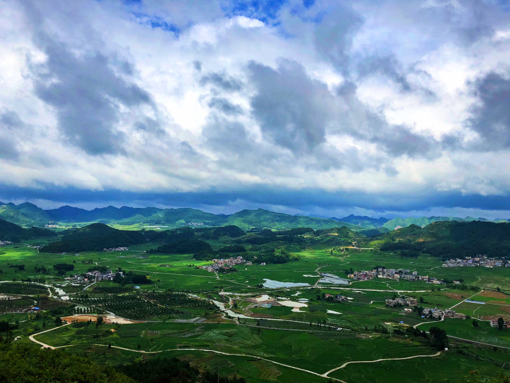 贵定县云雾镇东坪村健全体制机制打造无垃圾"箱"村_腾讯新闻