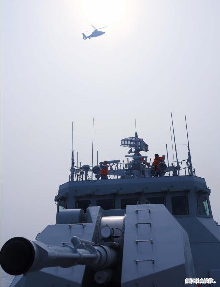 "近日,南部战区海军某护卫舰支队南充舰,文山舰组成舰艇编队赴陌生