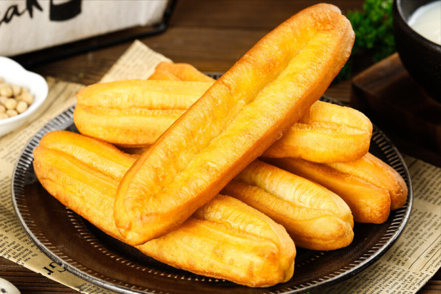 炸油条,用小苏打和泡打粉都不对,厨娘分享正确做法,蓬松香酥脆