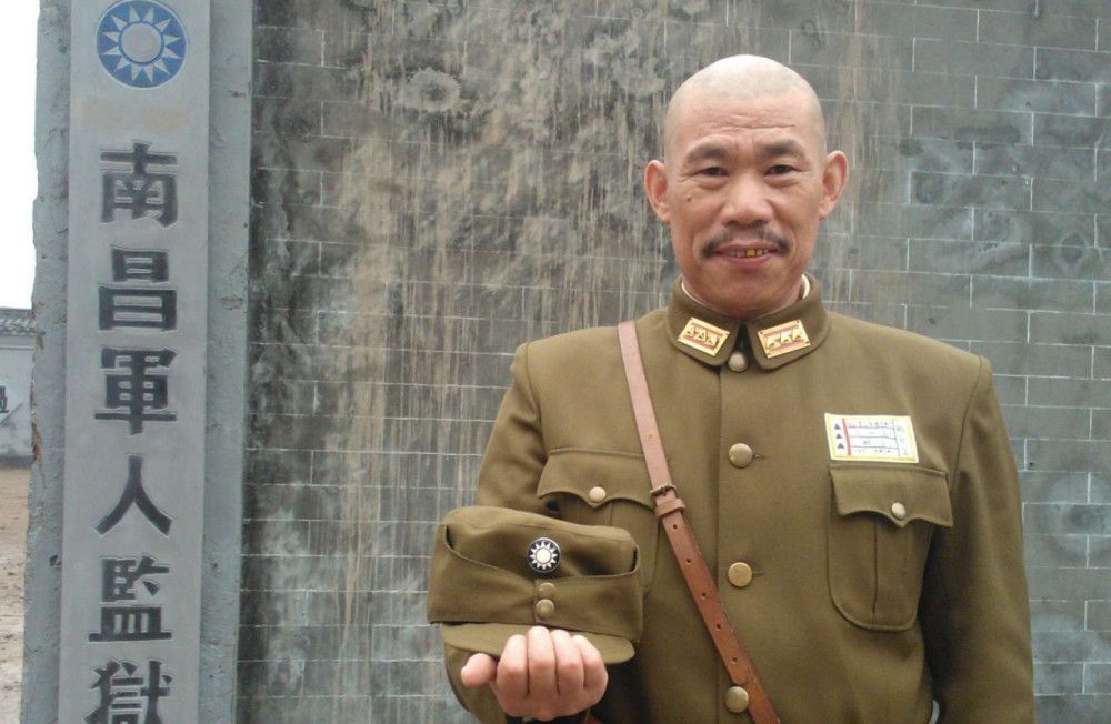 他本是《亮剑》剧组的司机,被临时拉来客串,结果演了27部戏
