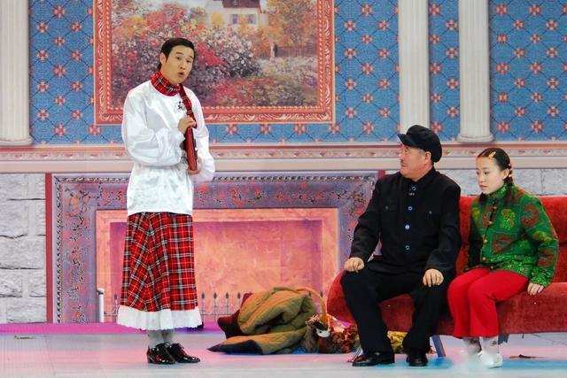 春晚小品《不差钱》一炮而红,让大家都记住了那个穿着苏格兰裙的男孩