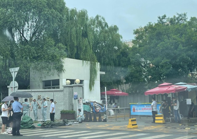 "九宫格"疫情防控!北京龙泽园街道3小时完成3.6万人核酸检测