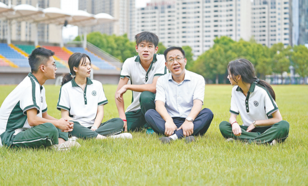 打造"研究型学校",常青一中校长这样做