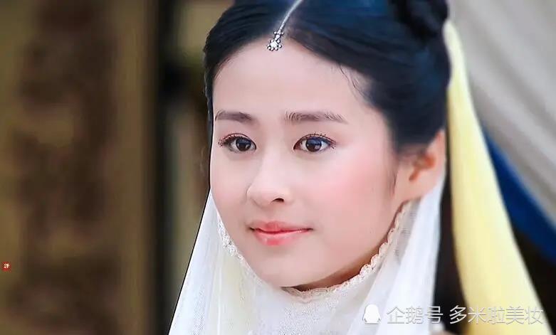 颖儿的颜值我是能get到的,但她是个可爱型小美女,也不适合香香公主.