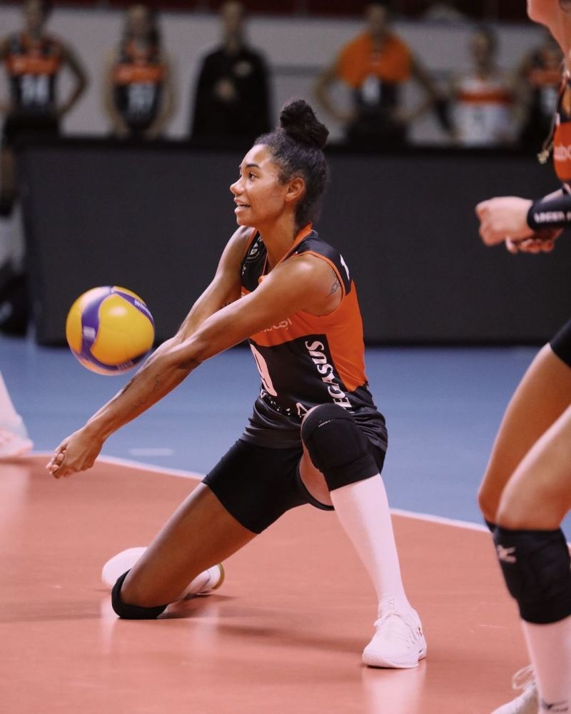 美国女排汤普森 一个把中国女排打的落花流水的黑女子