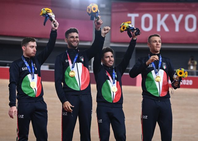 东京奥运会场地自行车男子团体追逐赛意大利队夺冠