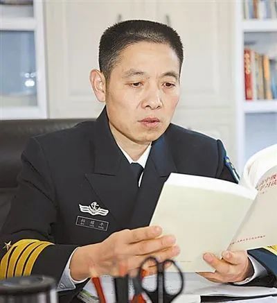 海军副司令员冯占国图片