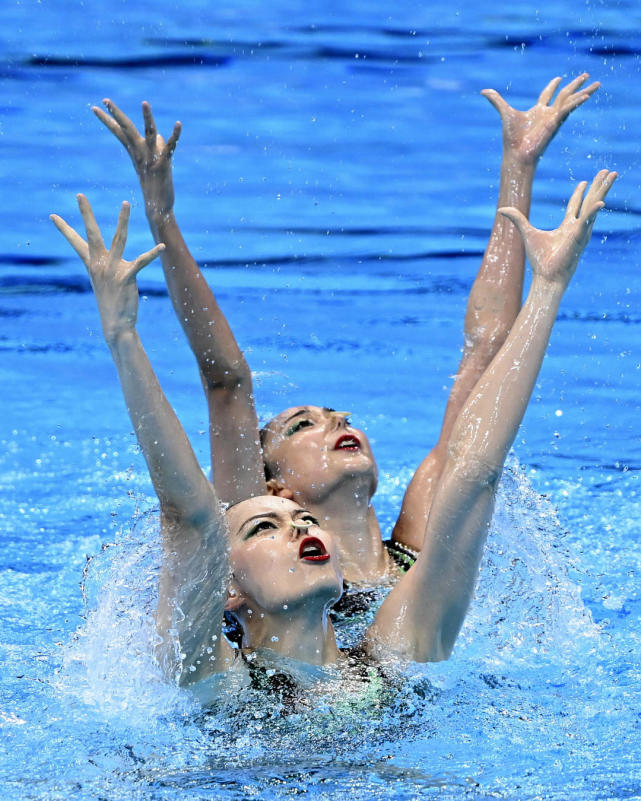 花样游泳黄雪辰孙文雁摘银俄奥运队奥运六连冠