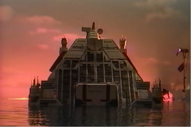 而最为深刻的印象就是迪迦奥特曼中胜利队所在的远东基地,基地缓缓从