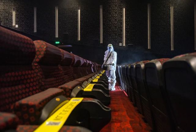 疫情迅速扩散,电影院会重新关闭吗?