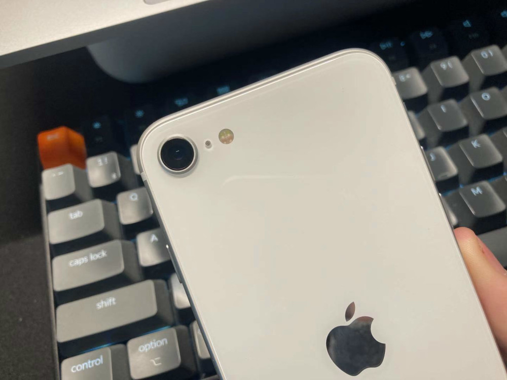 iphonese2:256gb版降到2k档,真香