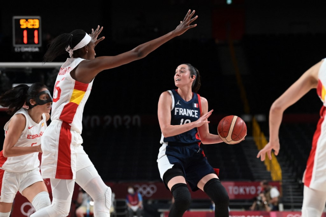 奥运女篮法国险胜西班牙挺进四强约翰内斯18分恩多尔空砍1611