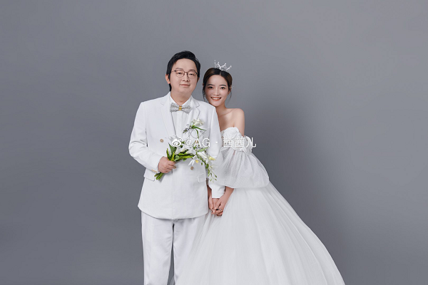 陕西首富唐茂青即将大婚新娘神仙颜值引cfer怒赞