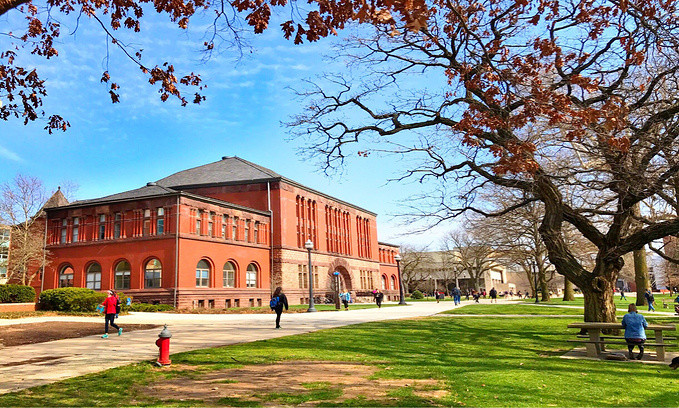 高校薪酬排行榜_英国大学毕业生薪酬排行榜:第一不是牛剑,第二世界排名300多,太...