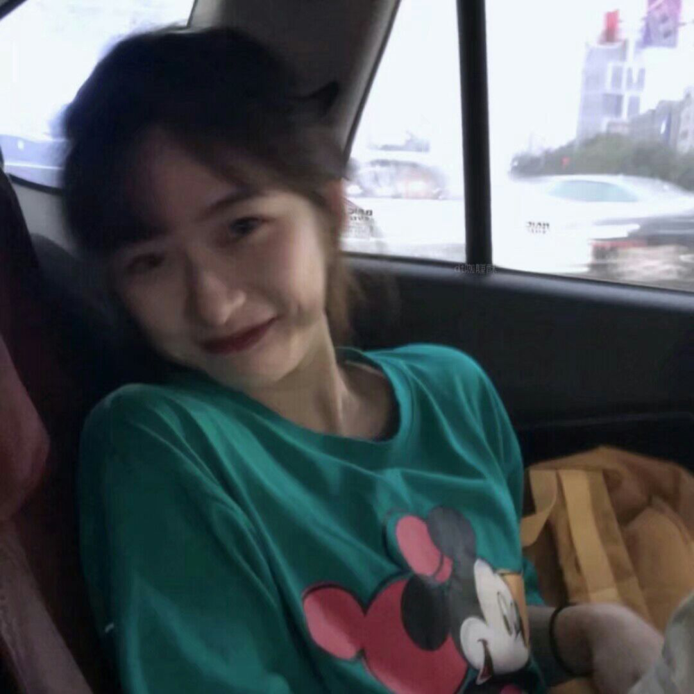 模糊系女生头像朦胧的美感