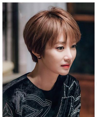 不要盲目跟风短发哦女明星也可能分分钟变乡镇女企业家