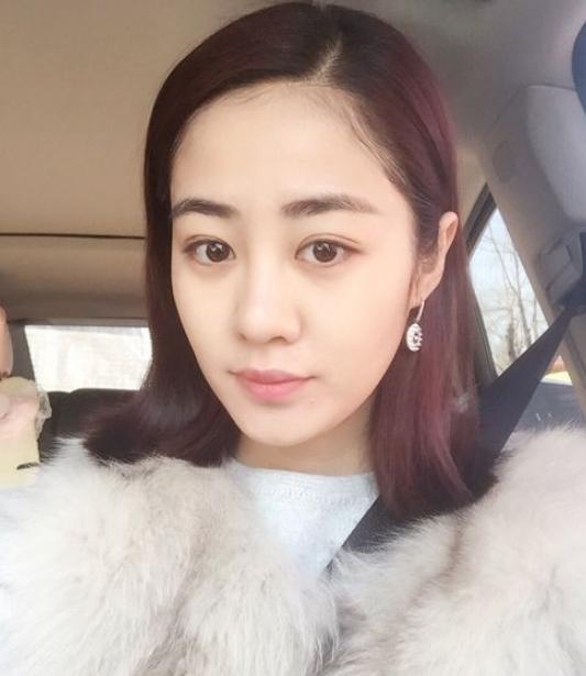 王小蒙扮演者毕畅老公坐牢无戏可拍只能卖力商演捞金