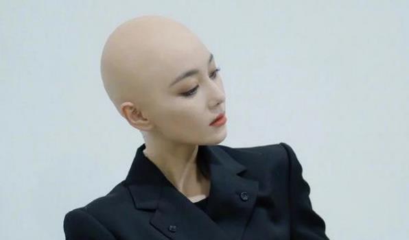 当女明星没了头发变成光头,对于颜值的要求就很高的,以上女星的光头照