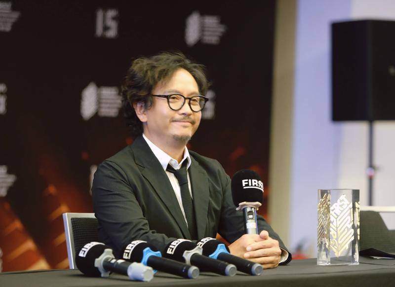 拆弹专家2的白发魔男是谢君豪的救命稻草