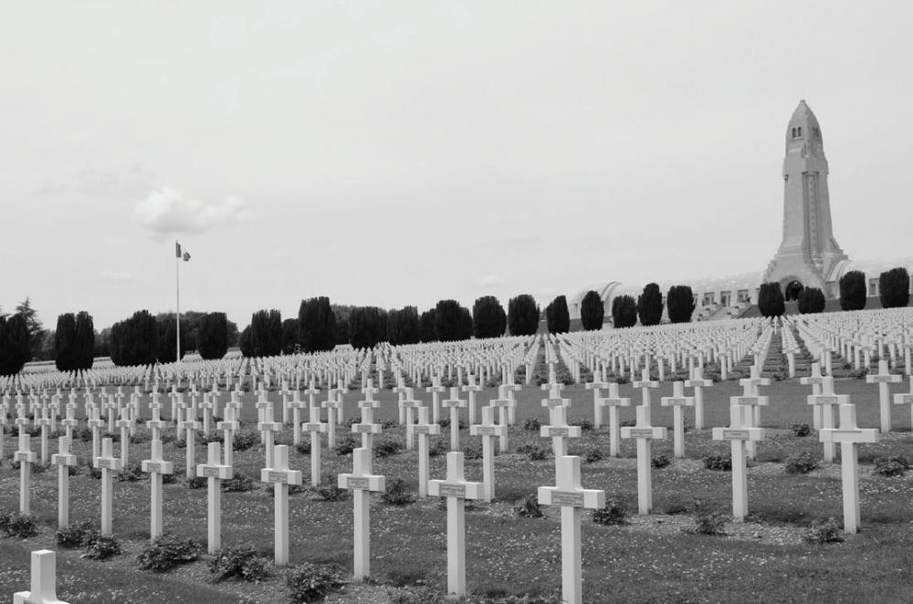 位于杜奥蒙堡垒下方的墓地,里面埋葬了16142名记录在案的士兵