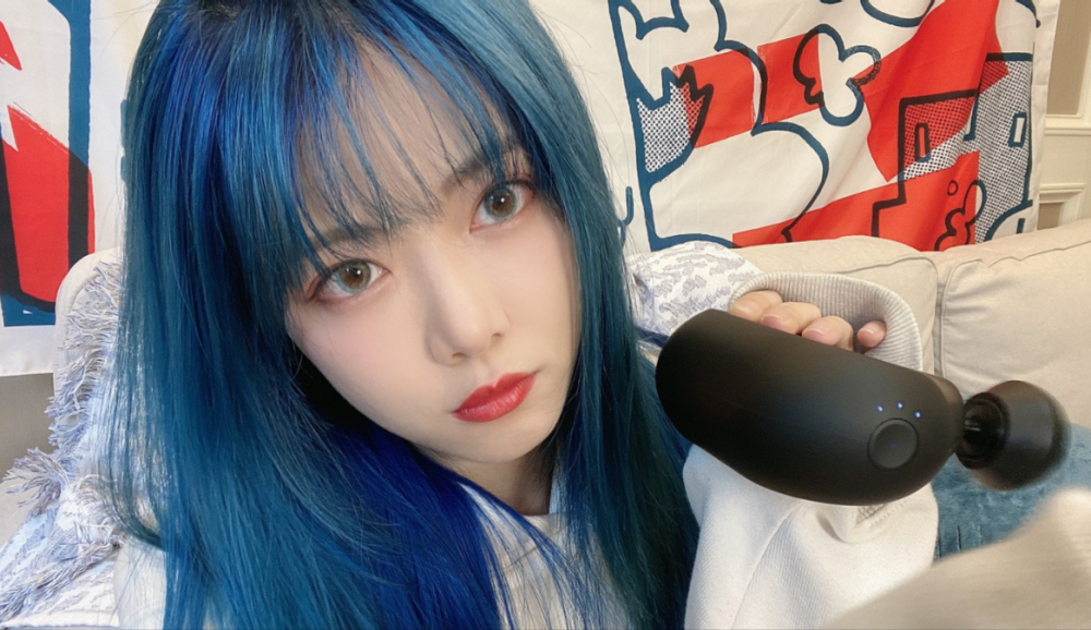 骆歆尝试"清凉旗袍",大秀香肩女神范十足,lpl水友:羡慕记得