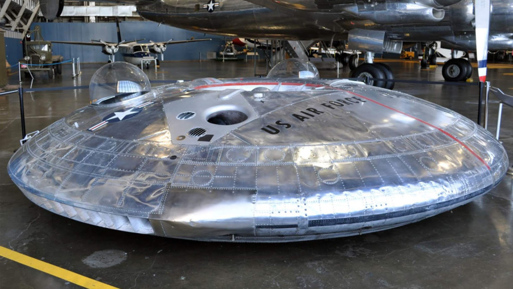 美国空军迫切需要一种能够进行超高空侦查的飞行器,以便监视苏联的一