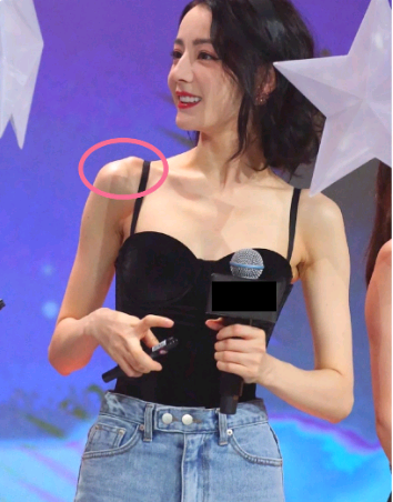 女明星们不要再瘦了从刘雯到迪丽热巴个个骨瘦如柴过于畸形了