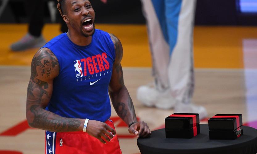 德怀特·霍华德 2021NBA自由市场签约：别人三巨头，湖人五老头霍华德甜瓜威少加盟