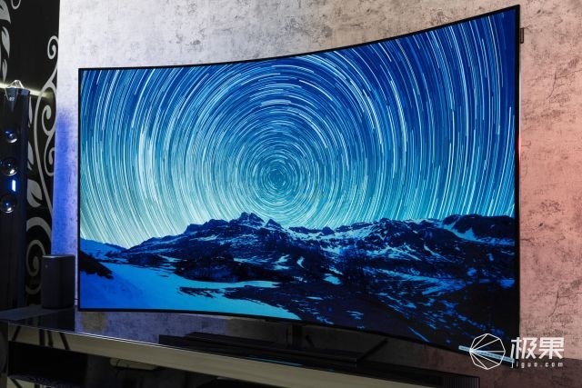 oled电视,可直可弯,打造高科技私人娱乐空间|曲面屏幕|oled屏幕|创维w