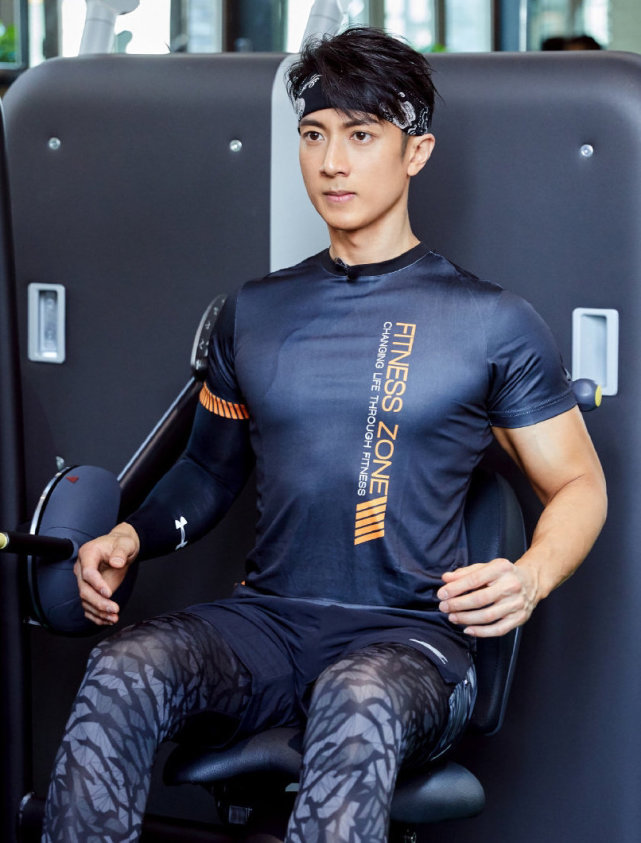 吴尊身材上热搜,每一张都是行走的荷尔蒙