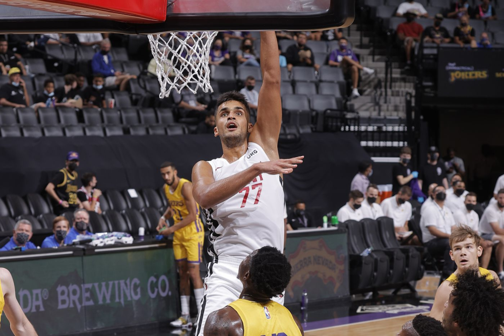 篮板 土耳其新星闪耀NBA夏季联赛，他可以自由签约任何球队！