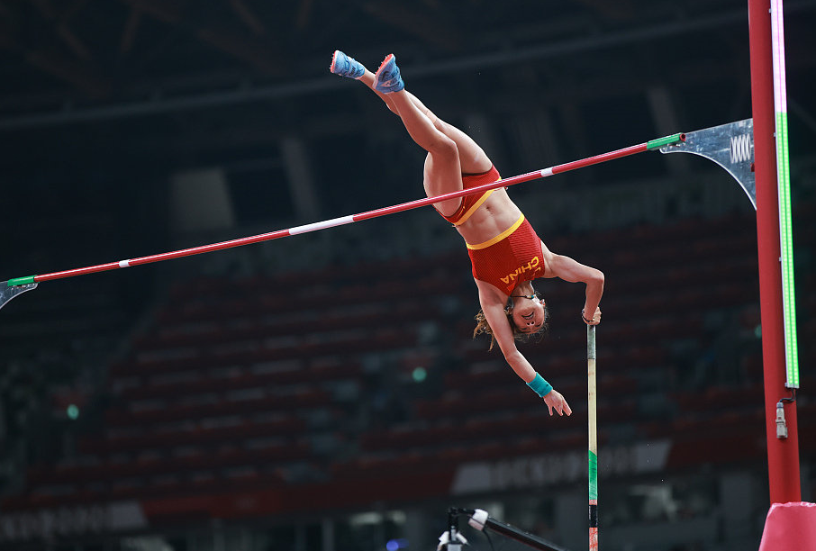 田径女子撑竿跳高决赛:中国选手徐惠琴全力冲击奖牌!