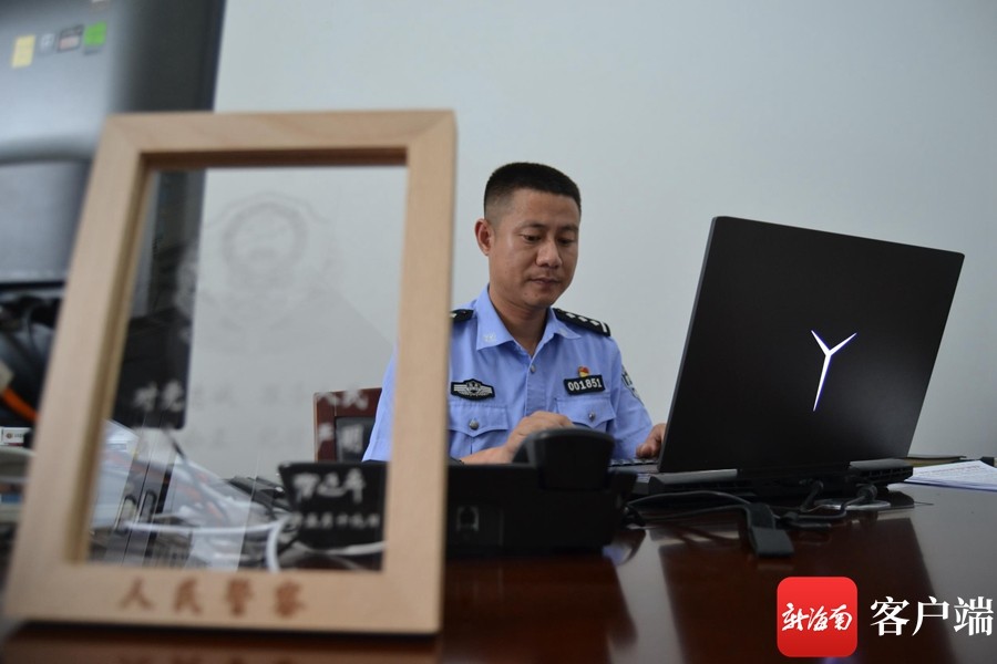 感动海南片警刘智从鸡毛蒜皮到勇斗毒贩