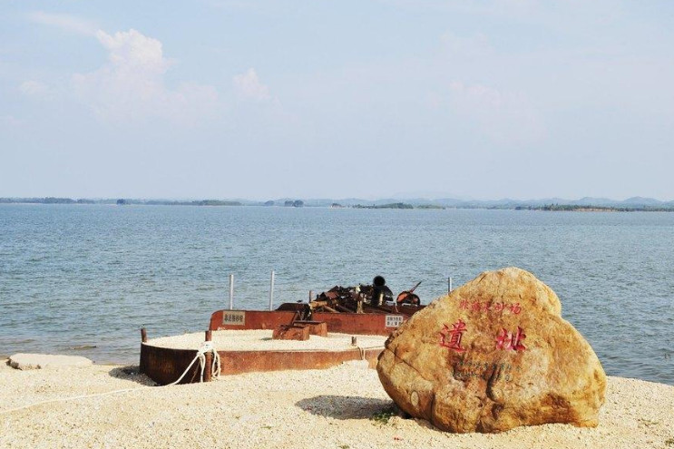 湛江有处"人造海",30万人共同努力的成果,建成1主坝36副坝