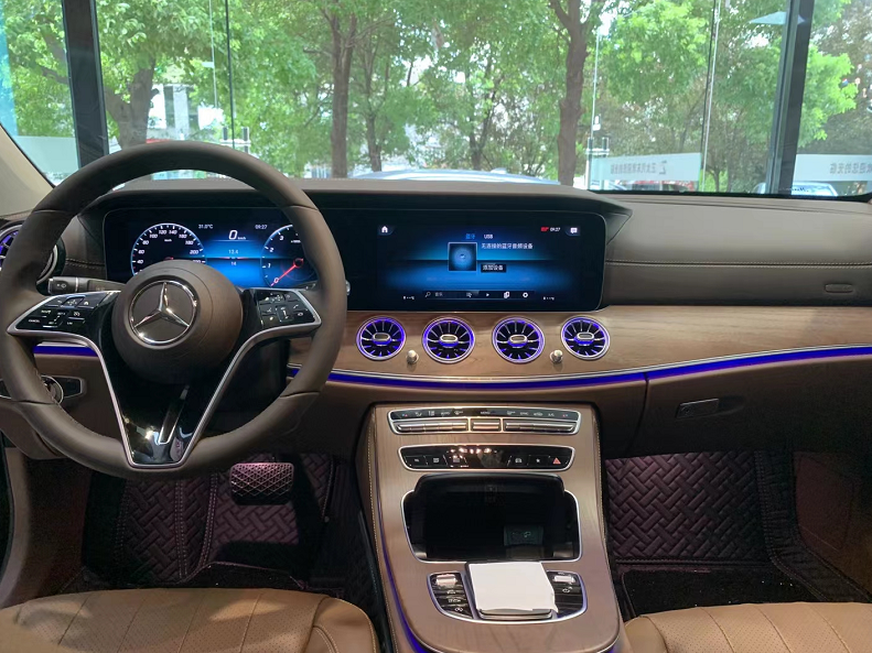 内饰真的很奢侈!体验奔驰e300l,外观酷似s级,但优惠你满意吗?