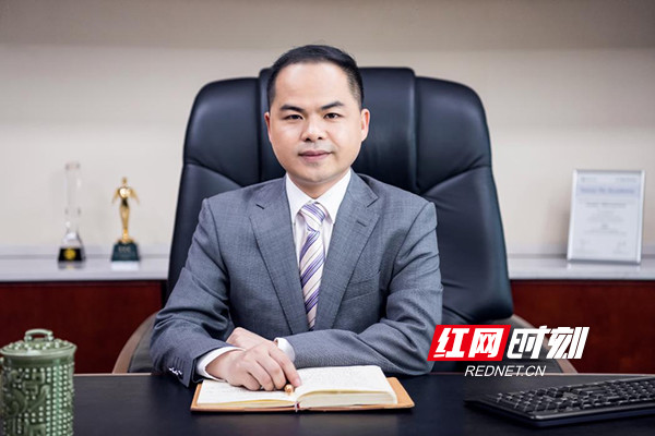 新华保险湖南分公司总经理雷建明再度荣获中国寿险年度经理人金奖