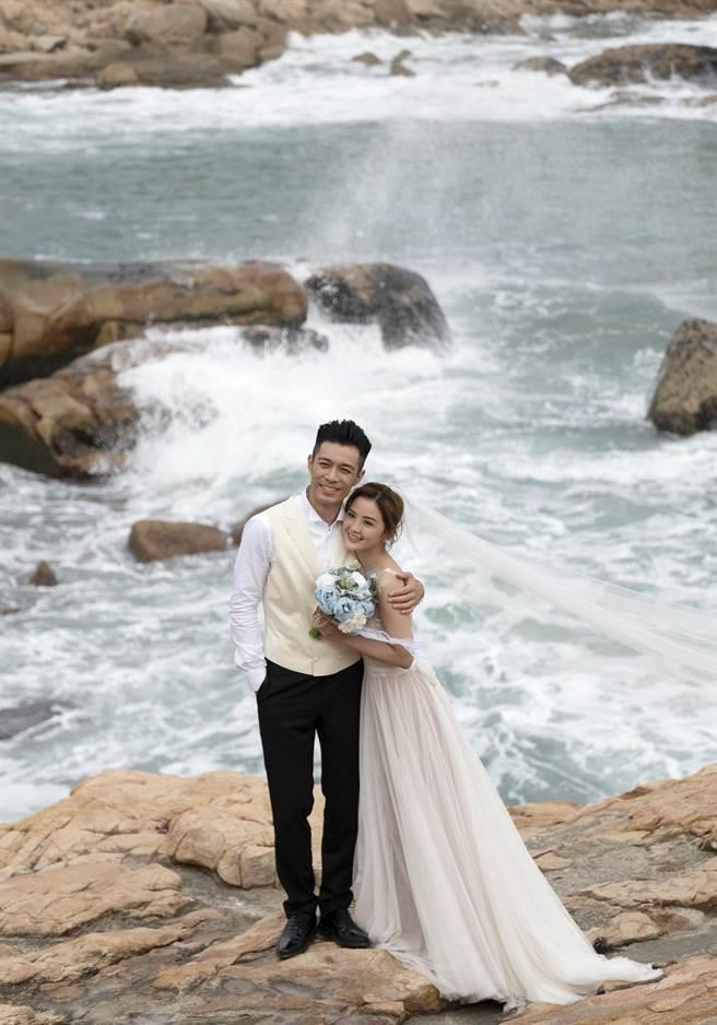 阿sa和周柏豪在《感动她77次》中谈情说爱.