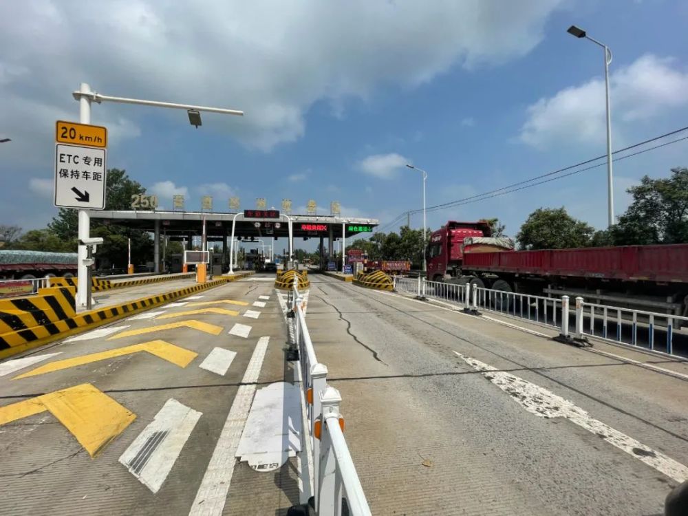 邳州战疫高速出入口收费站高铁站客运站公交站统统守住守好