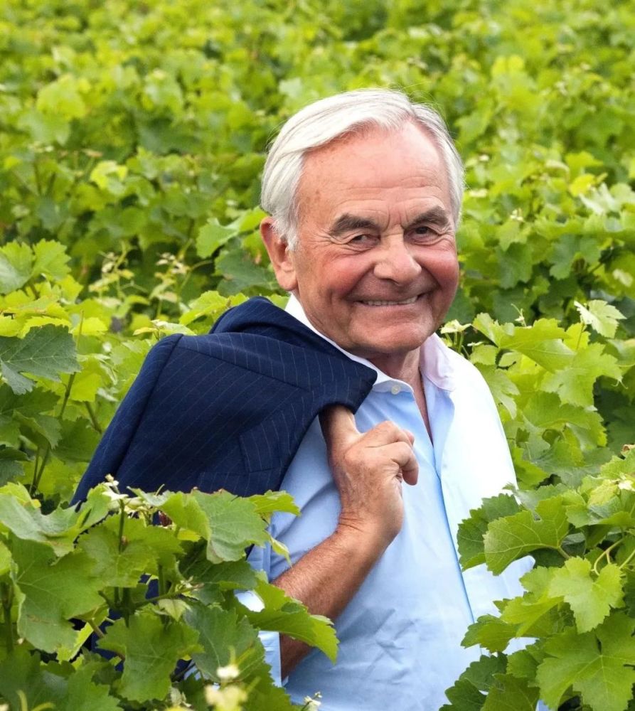 1999 年,葡萄酒商贝尔纳·马格雷(bernard magrez)接管酒庄.