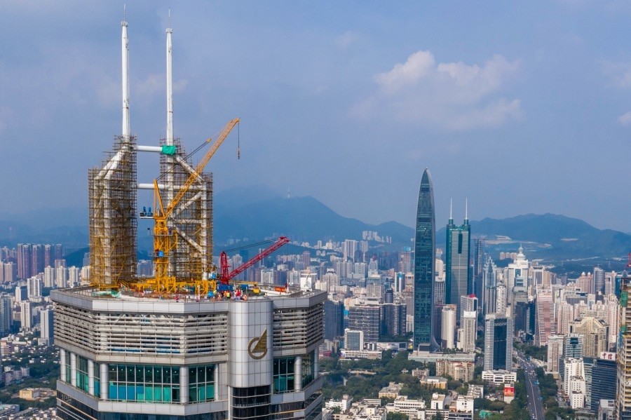 赛格广场大厦桅杆拆除进行中将同步开展损伤修复工程