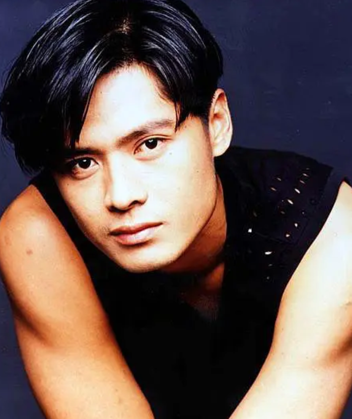 新加坡一哥李南星近况身材健硕状态好沉迷做菜将在网上卖饼