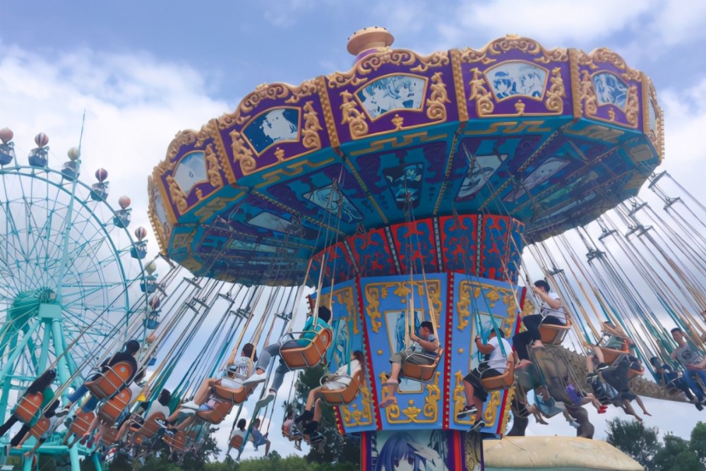 宜春斥资20亿修建的游乐园走红,占地4100亩,可与迪士尼相媲美