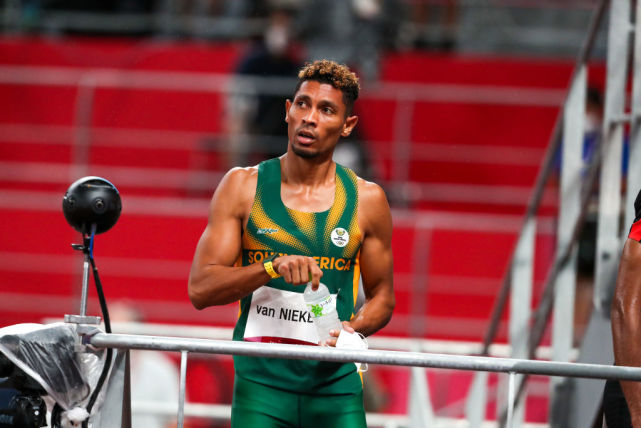 世界纪录和奥运纪录都是范尼凯克保持的43秒03,遗憾的是,范尼凯克本