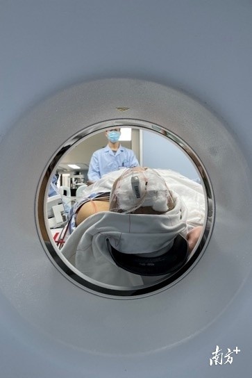 重症检查快扫描免辗转降风险粤东首台移动式ct机来啦