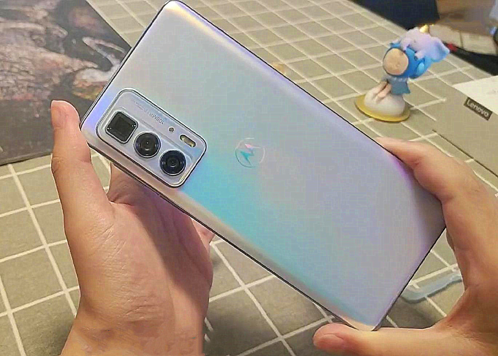 摩托罗拉edgespro上手体验打破情怀限制却不是无短板战士