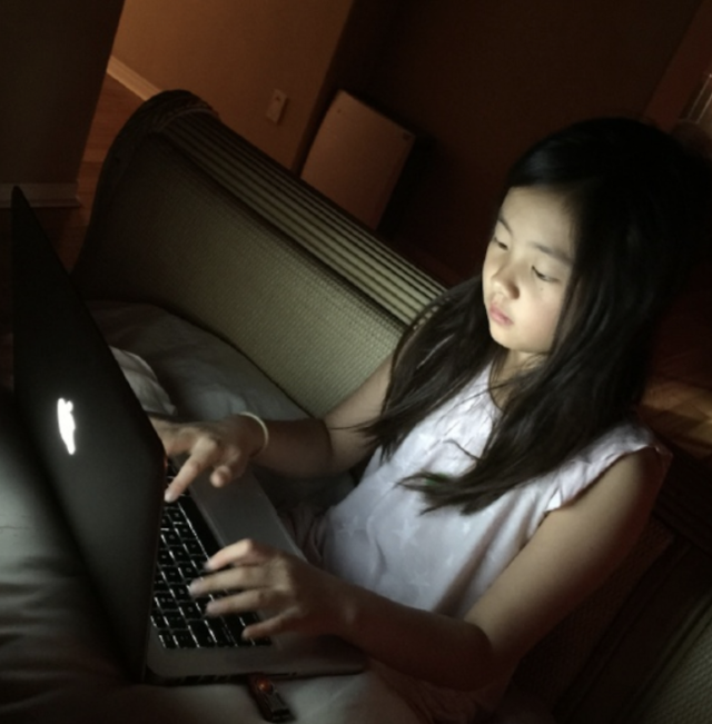 黄磊瘦十多斤,因女儿在图书馆做不雅行为被开除?网友:赶紧报警