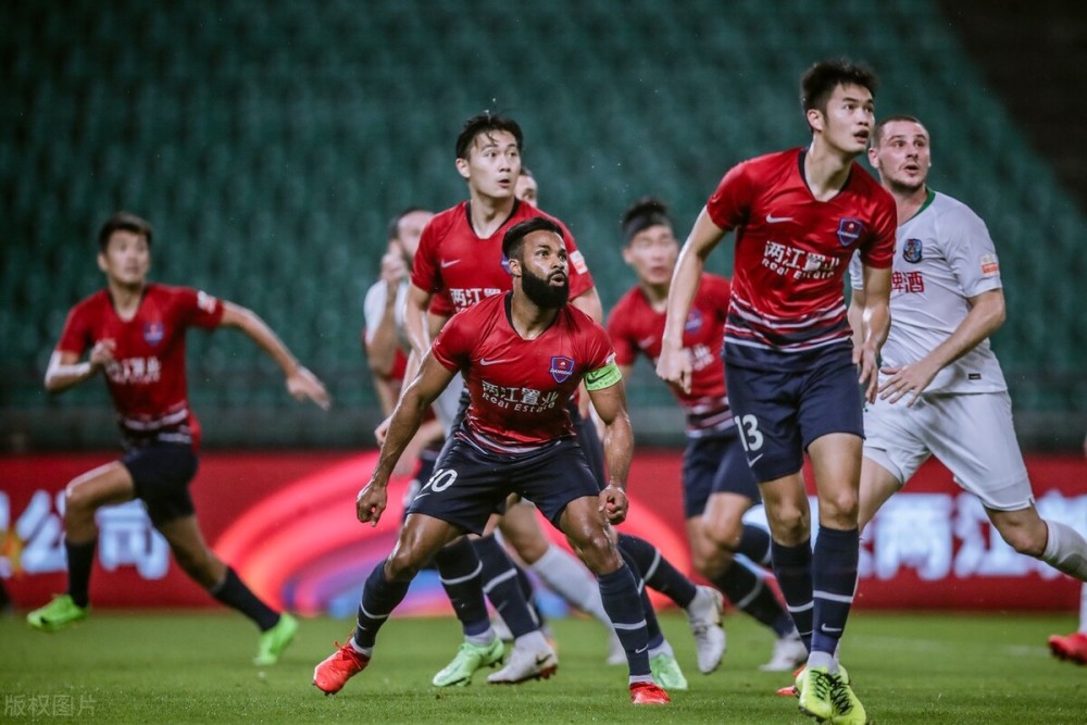 重庆队艰难赢下6分之战,36岁老妖一锤定音,张外龙玩起田忌赛马