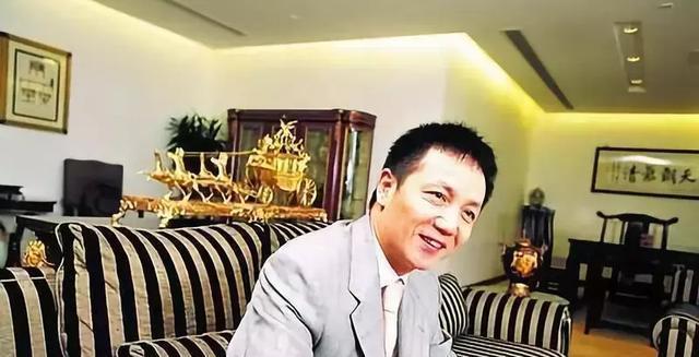 前上海首富周正毅:入狱嫌热给整个监狱装空调,服刑16年稳赚30亿_腾讯